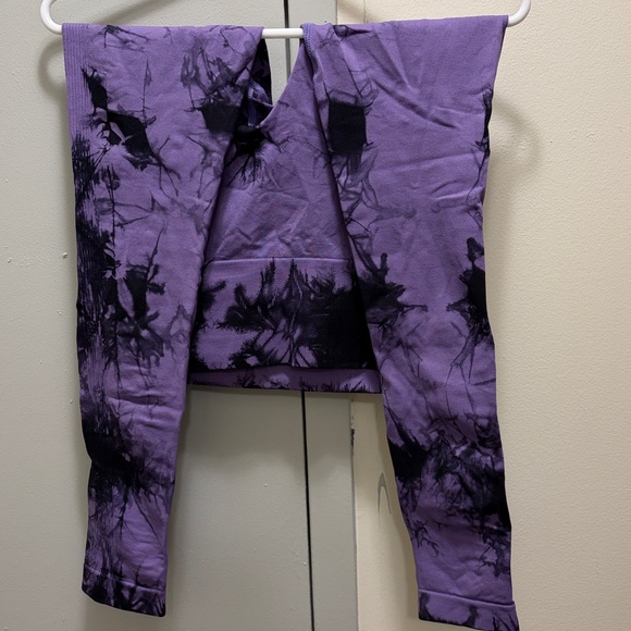 Women's Purple Tie-Dye Leggings - Picture 4 of 9